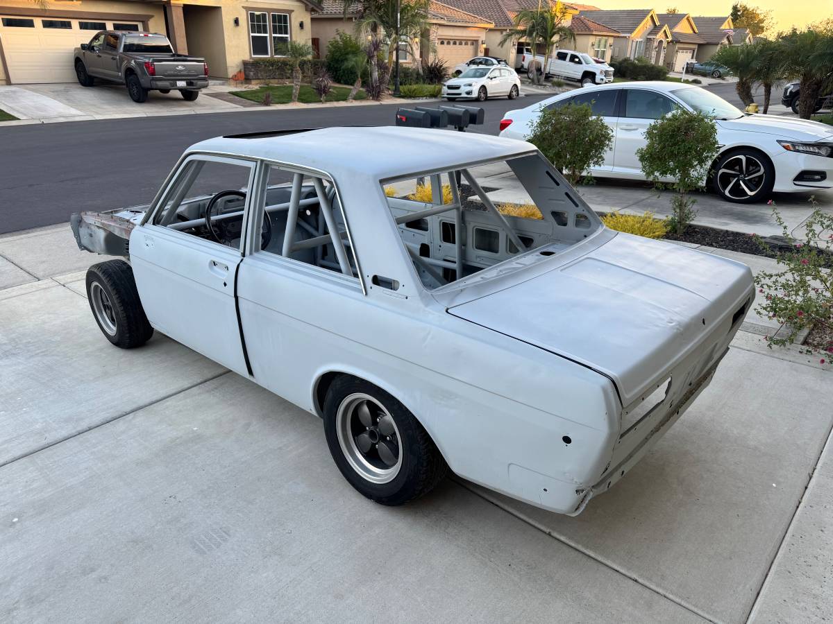 Datsun-510-1969-grey-23