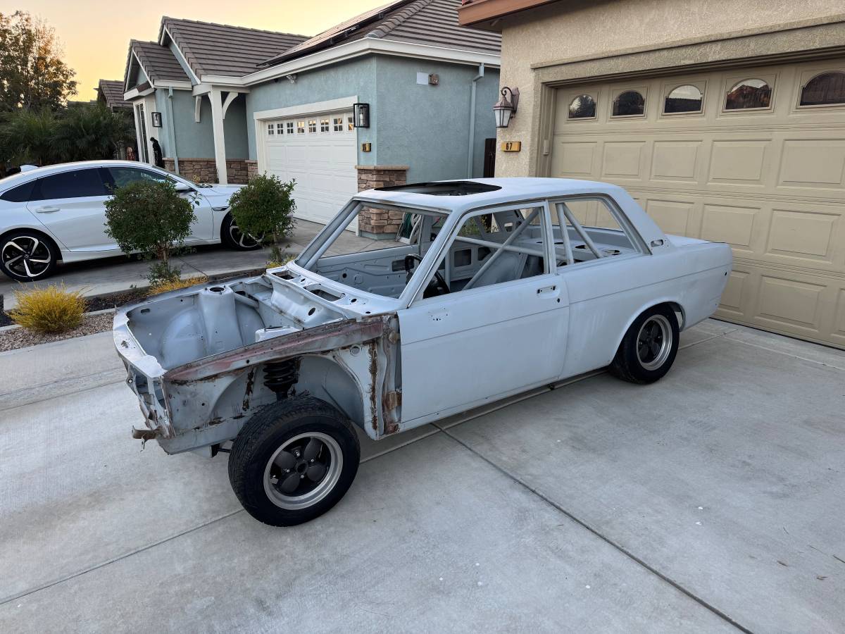 Datsun-510-1969-grey-3