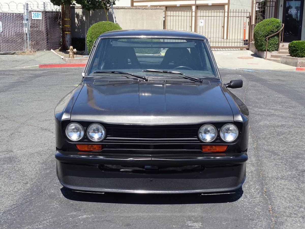 Datsun-510-1973-grey-1