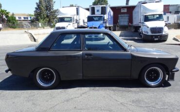 Datsun-510-1973-grey-16