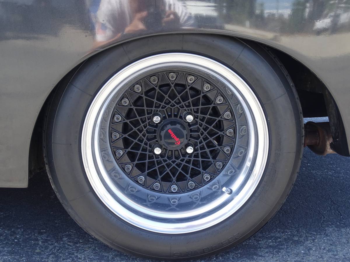 Datsun-510-1973-grey-3