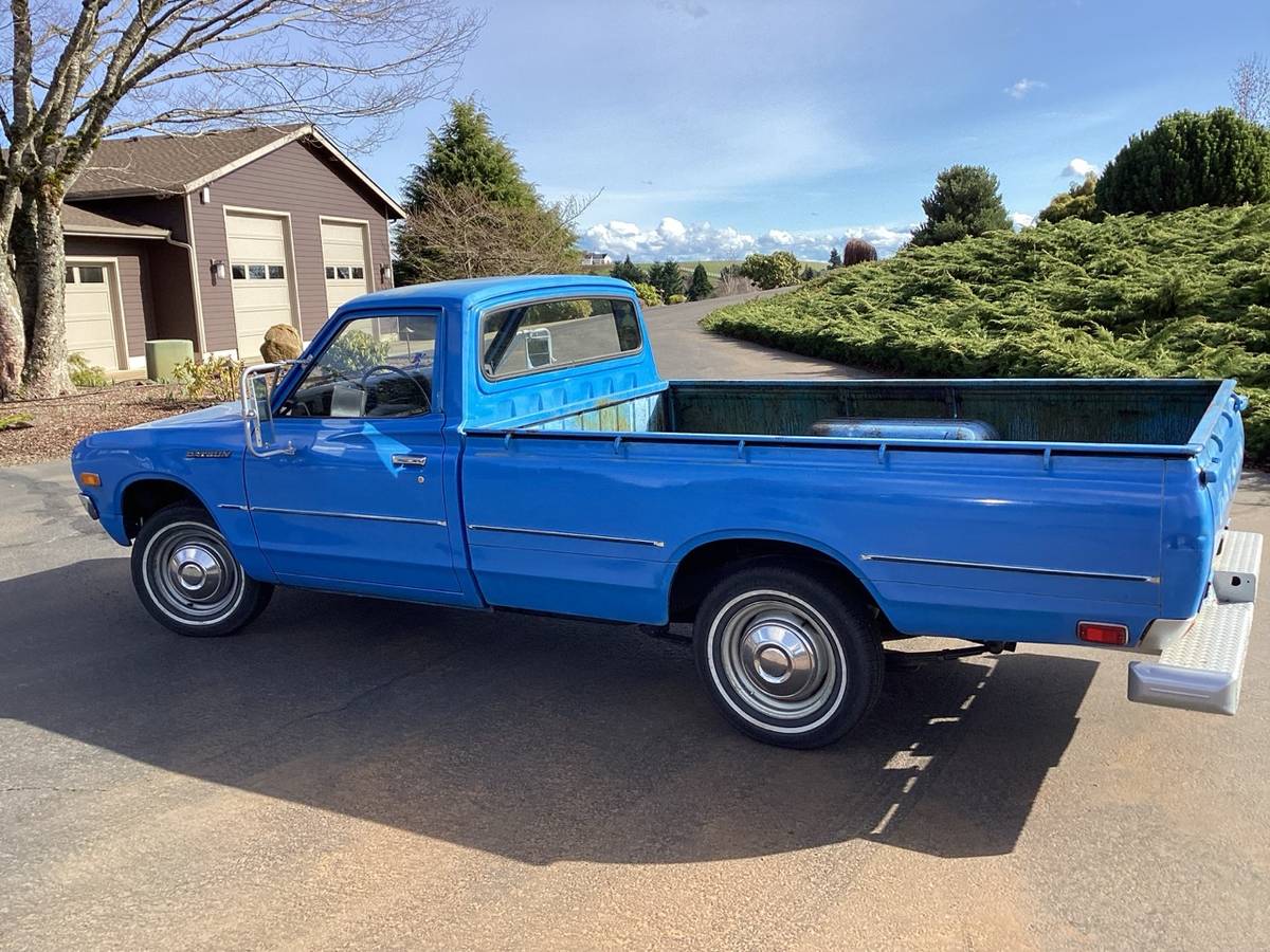 Datsun-620-1976-blue-23