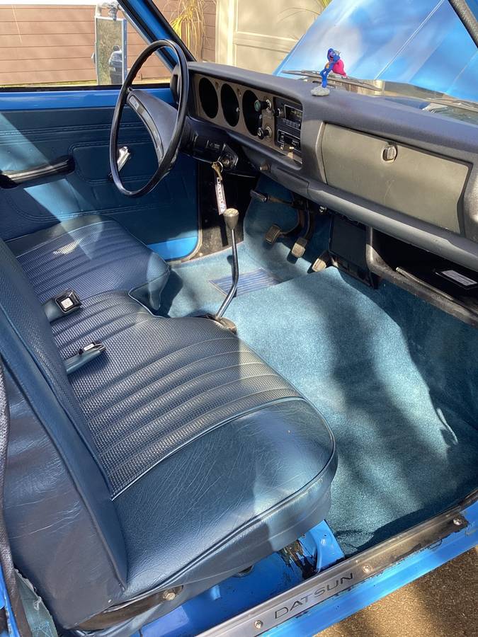 Datsun-620-1976-blue