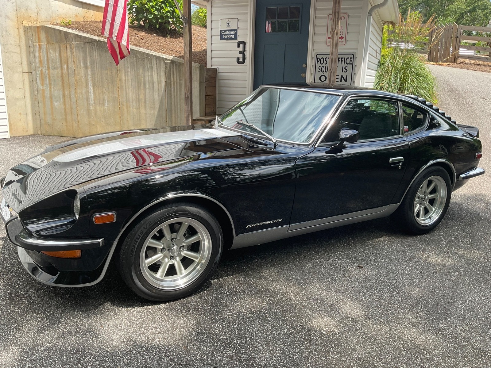Datsun-Z-Series-1971-Coupe-1