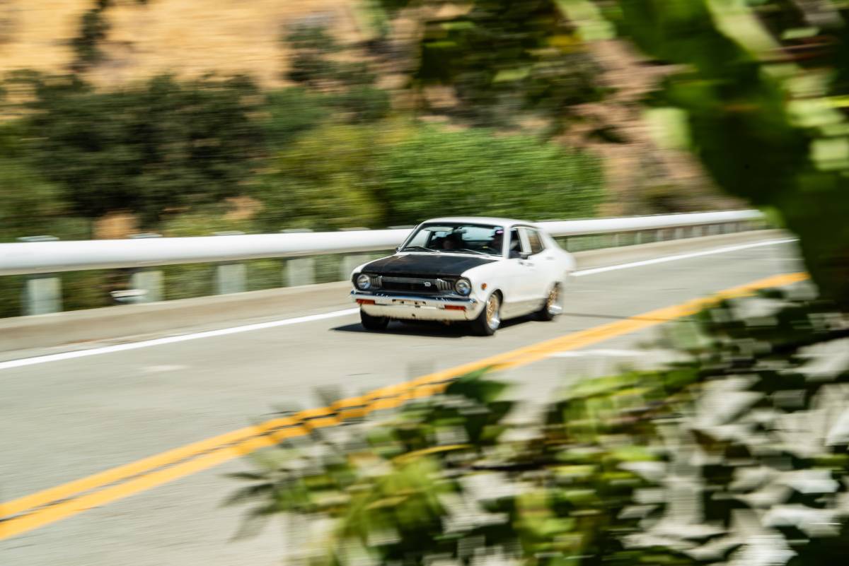 Datsun-b210-1974-white-10