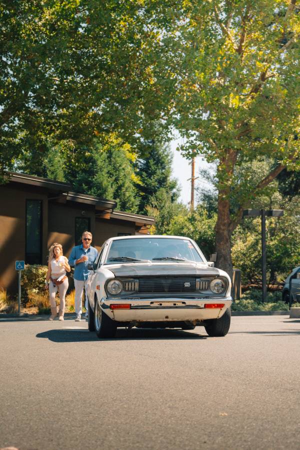 Datsun-b210-1974-white-3