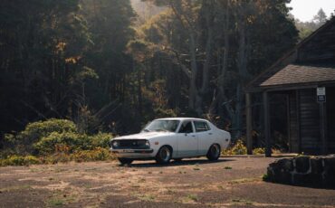 Datsun-b210-1974-white