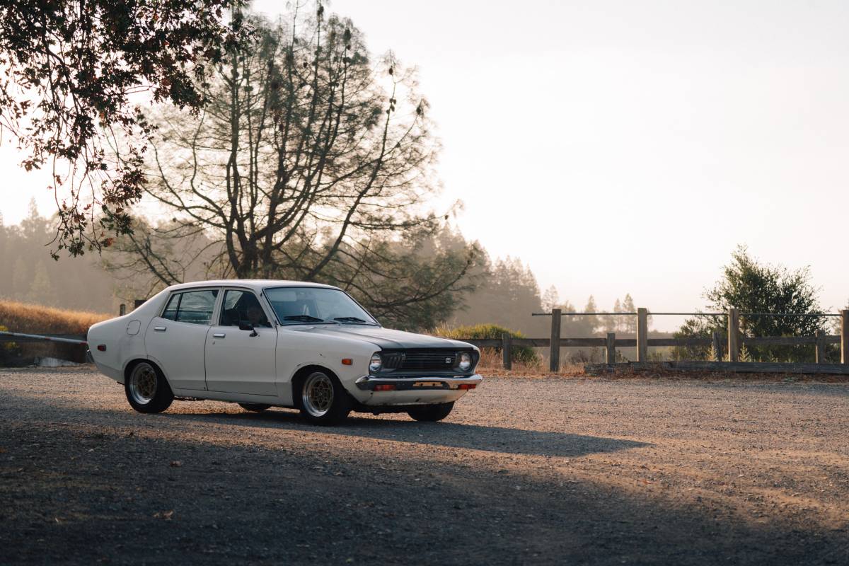 Datsun-b210-1974-white-6