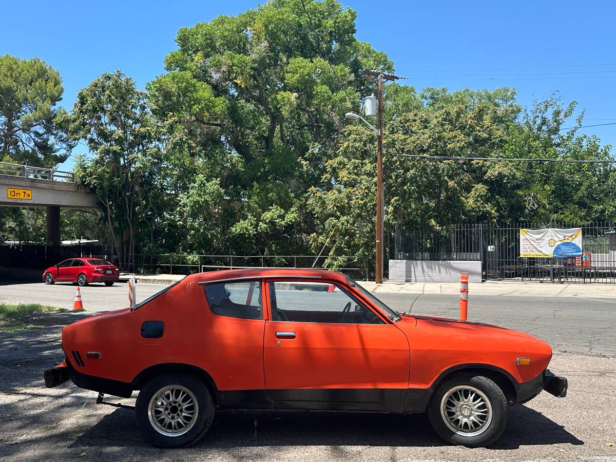 Datsun-b210-1978-orange-16