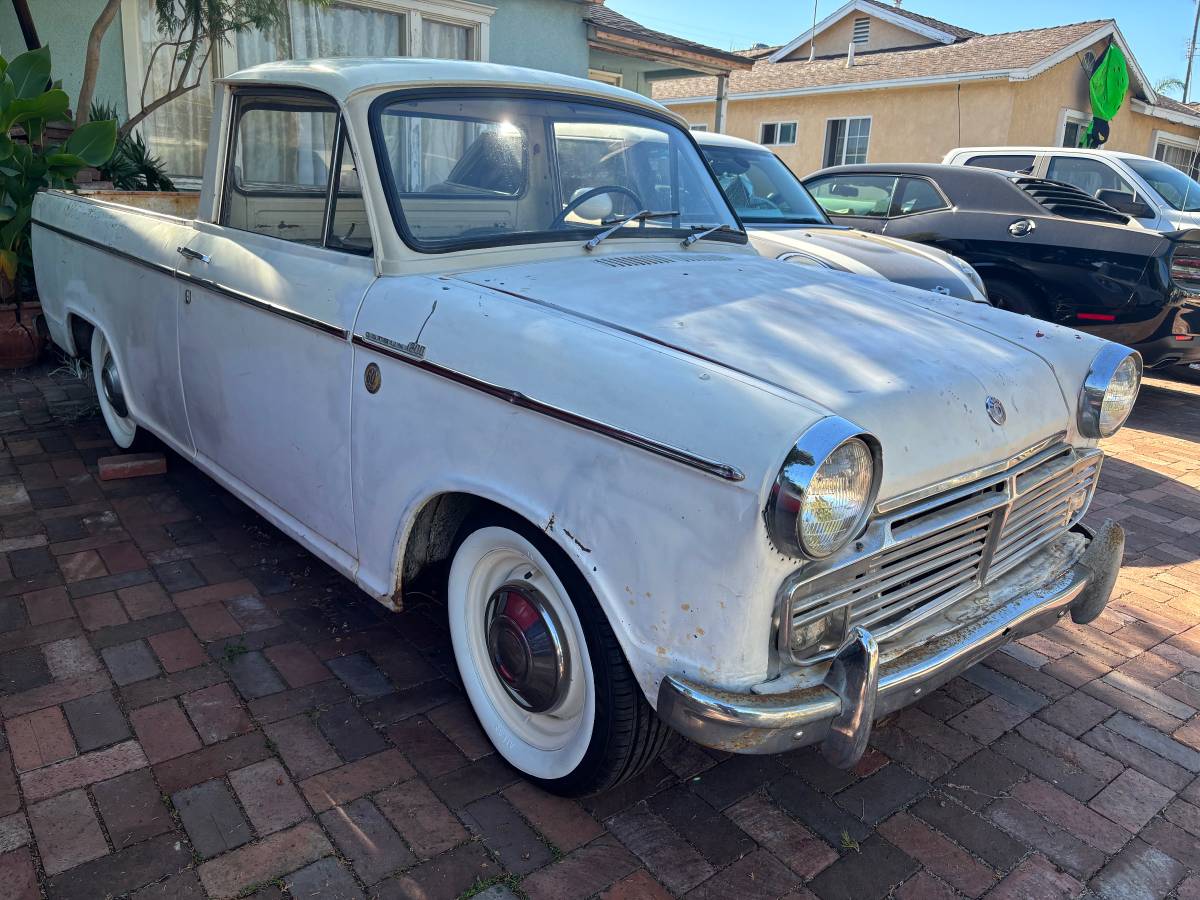 Datsun-pickup-truck-nl-320-1965-white-1