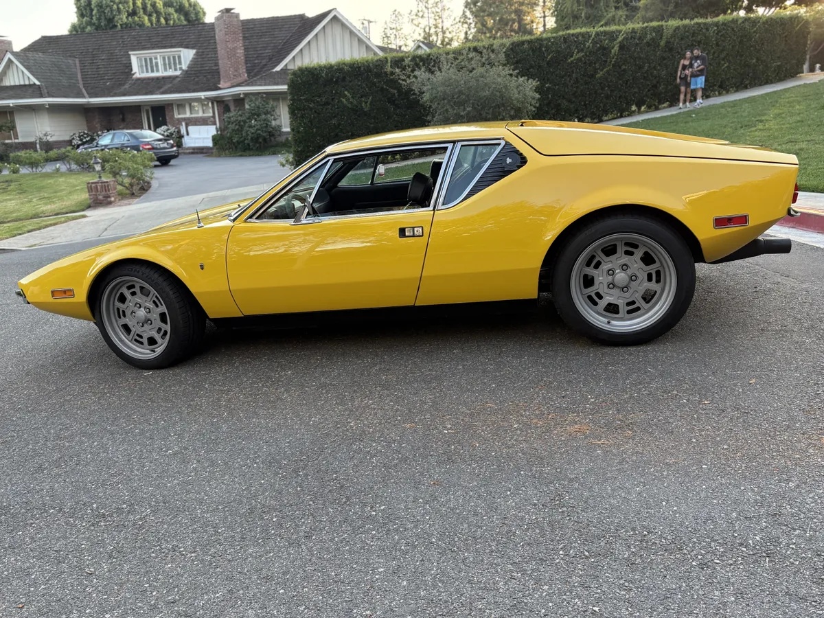 De-tomaso-Pantera-1972-Yellow-Black-11