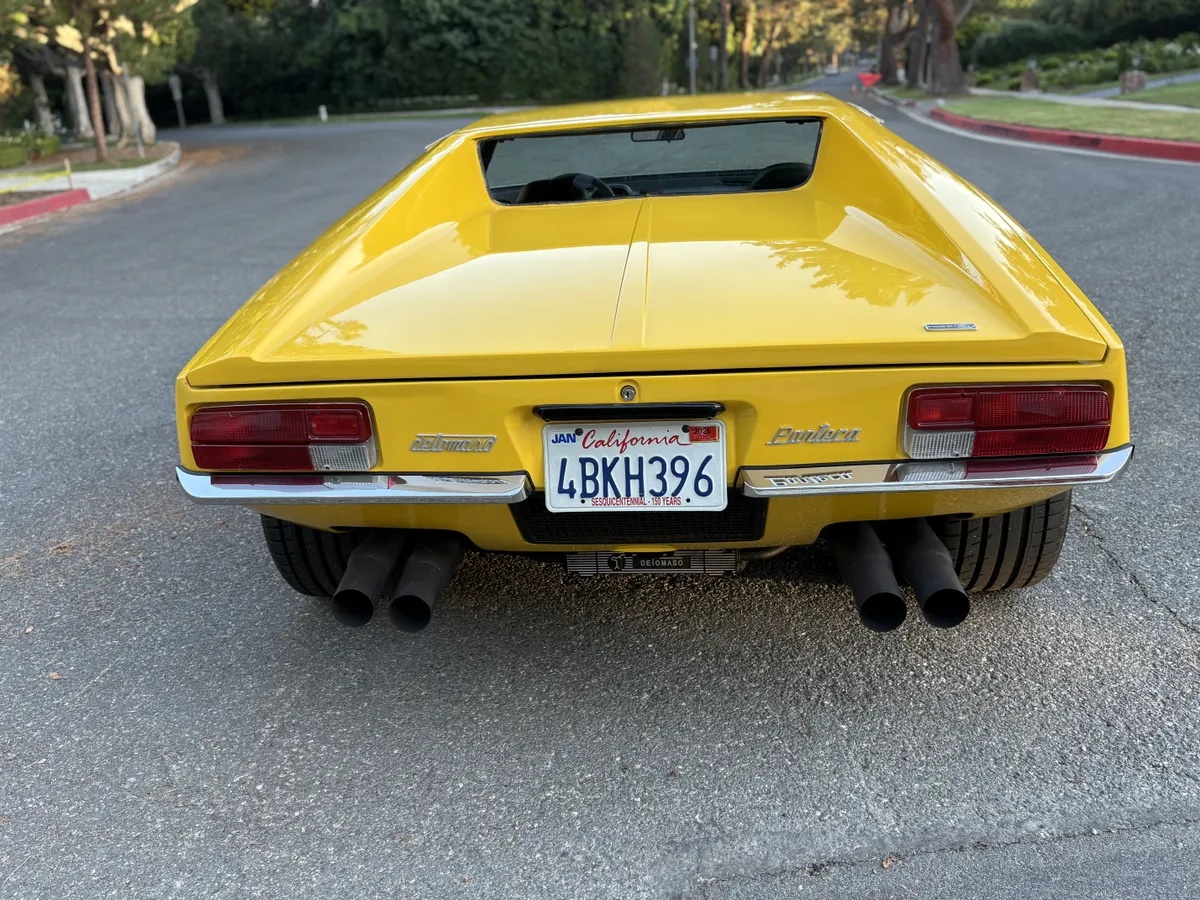 De-tomaso-Pantera-1972-Yellow-Black-13