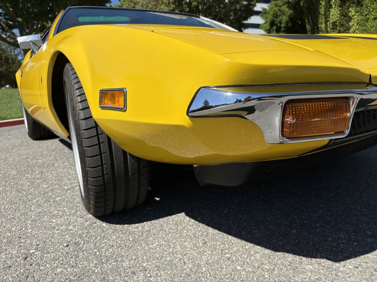 De-tomaso-Pantera-1972-Yellow-Black-15