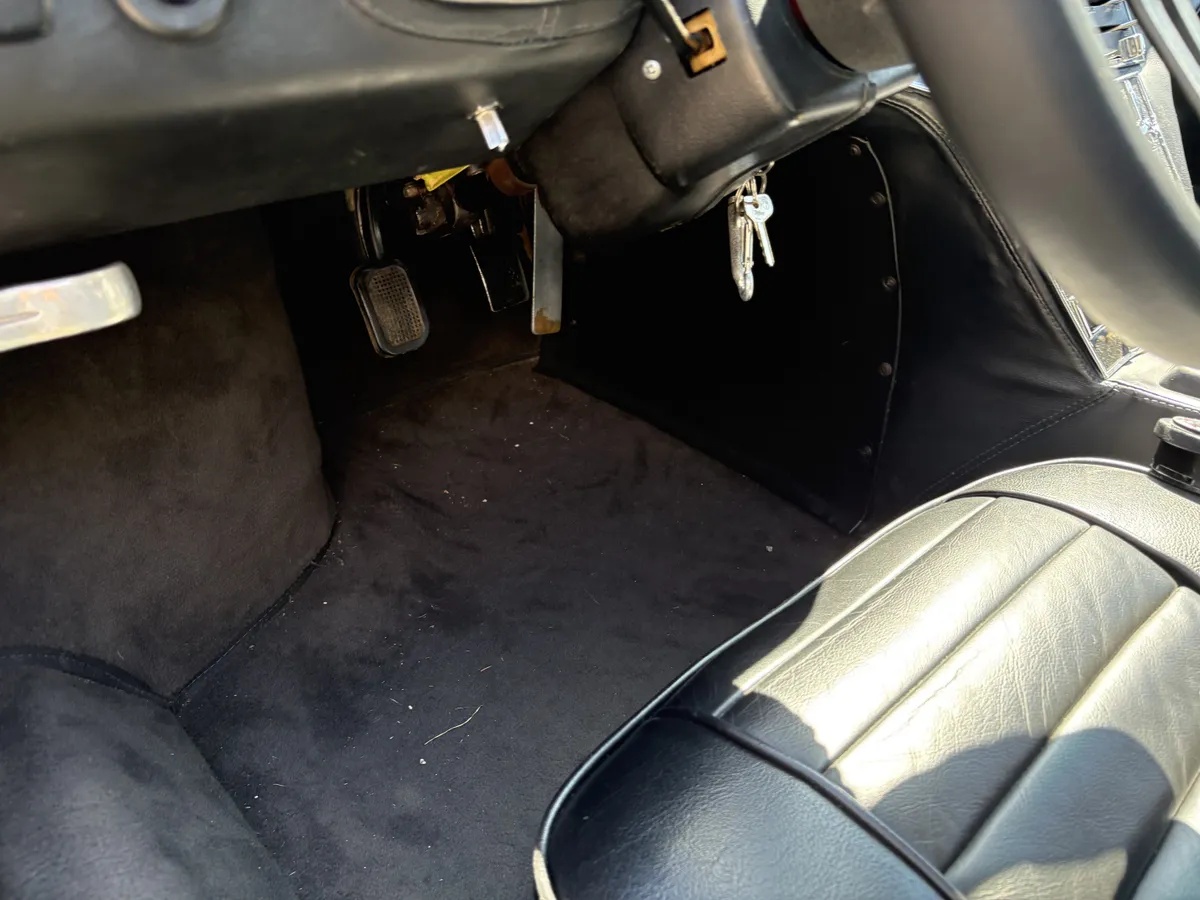 De-tomaso-Pantera-1972-Yellow-Black-19