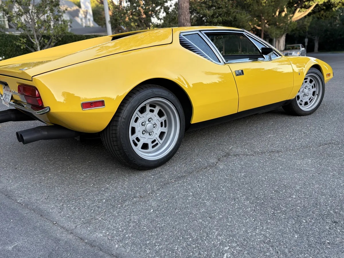De-tomaso-Pantera-1972-Yellow-Black-2