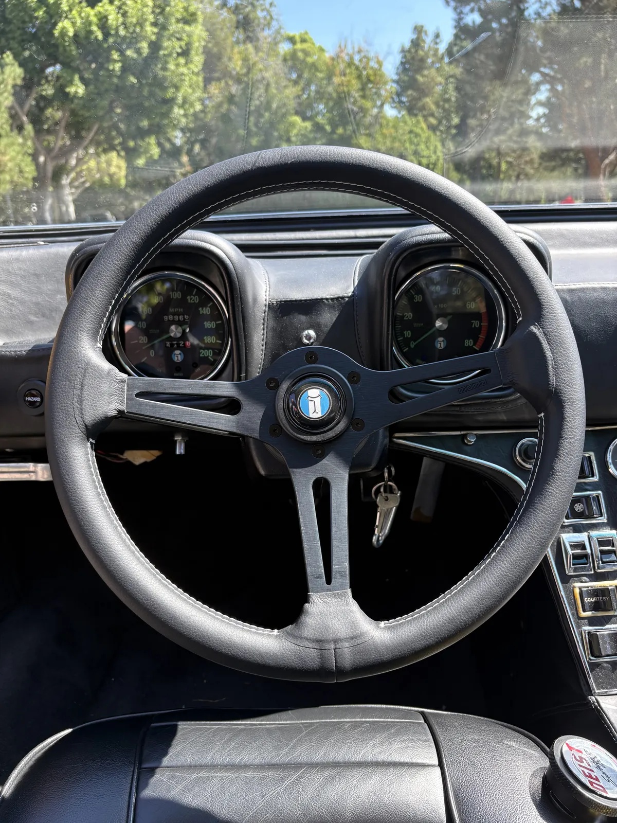 De-tomaso-Pantera-1972-Yellow-Black-4