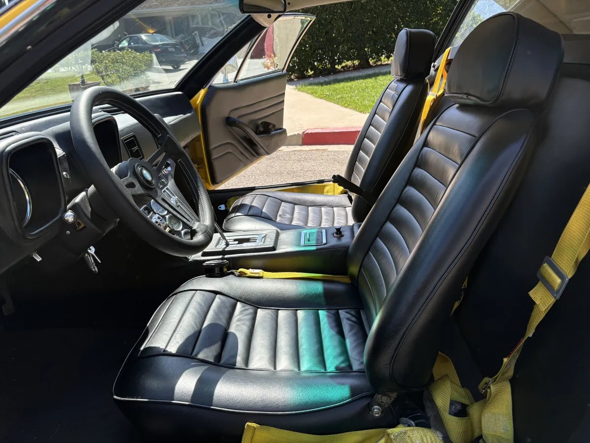 De-tomaso-Pantera-1972-Yellow-Black-7