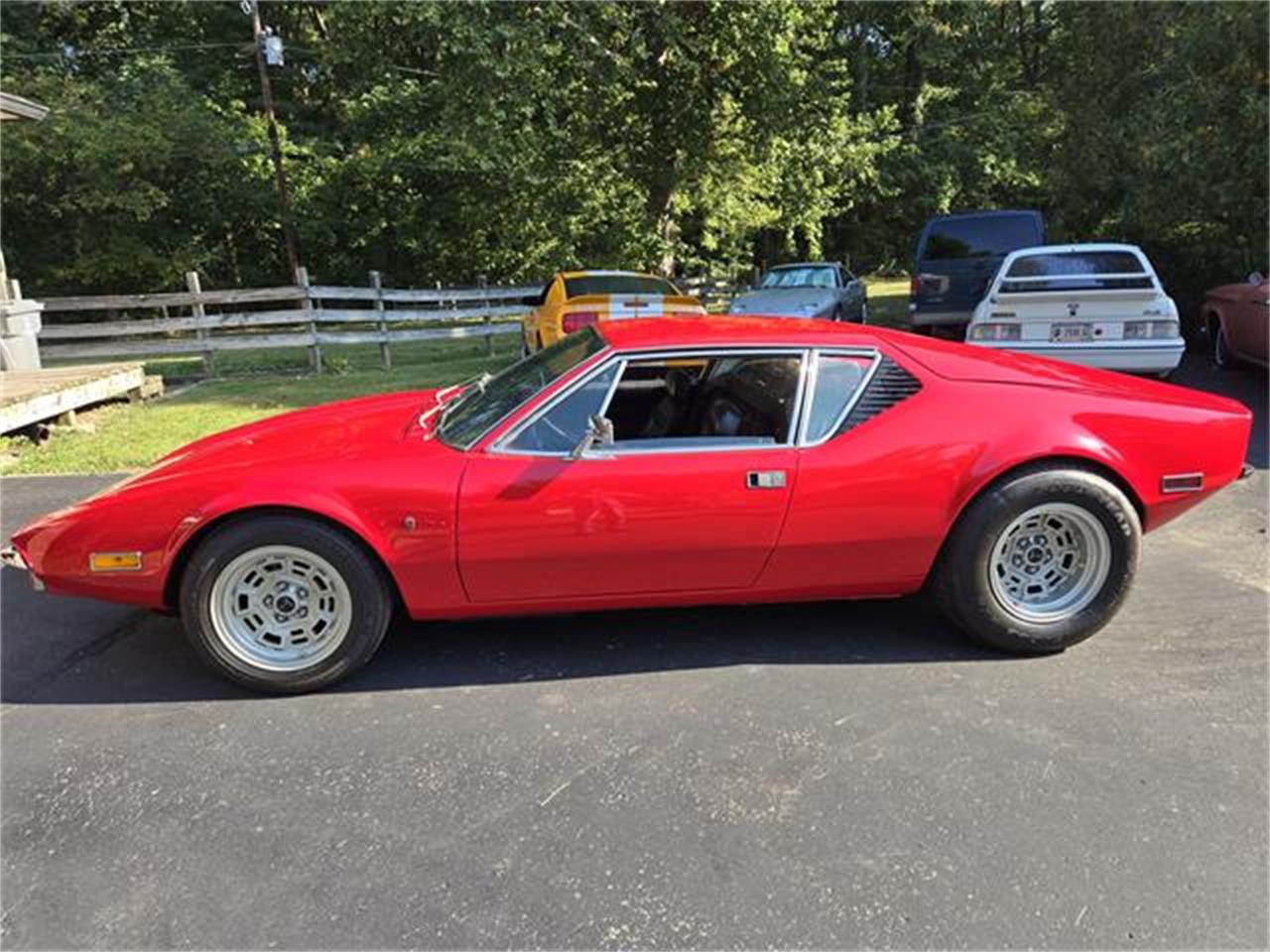 De-tomaso-Pantera-1974-Red-Black-15