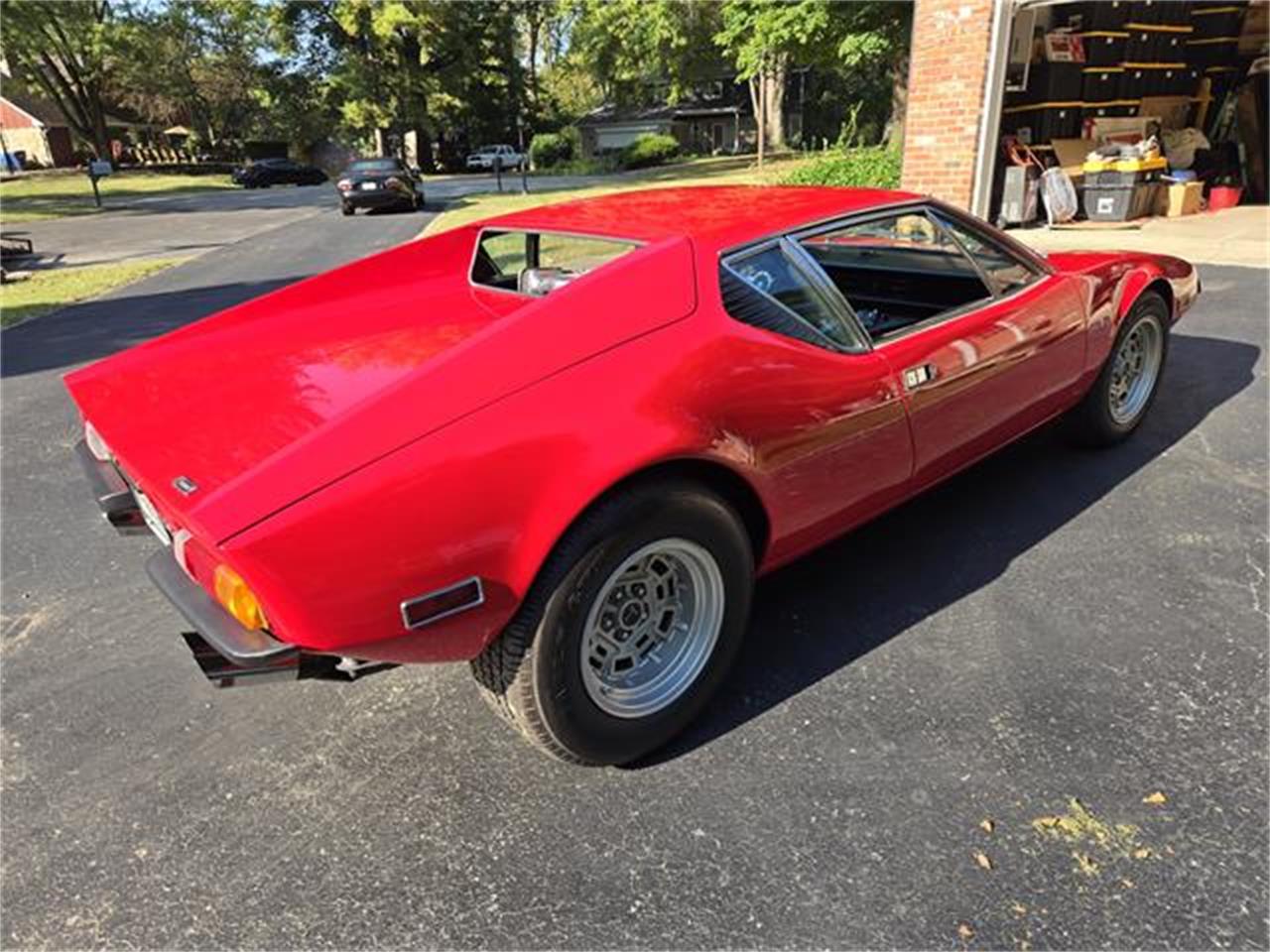 De-tomaso-Pantera-1974-Red-Black-8