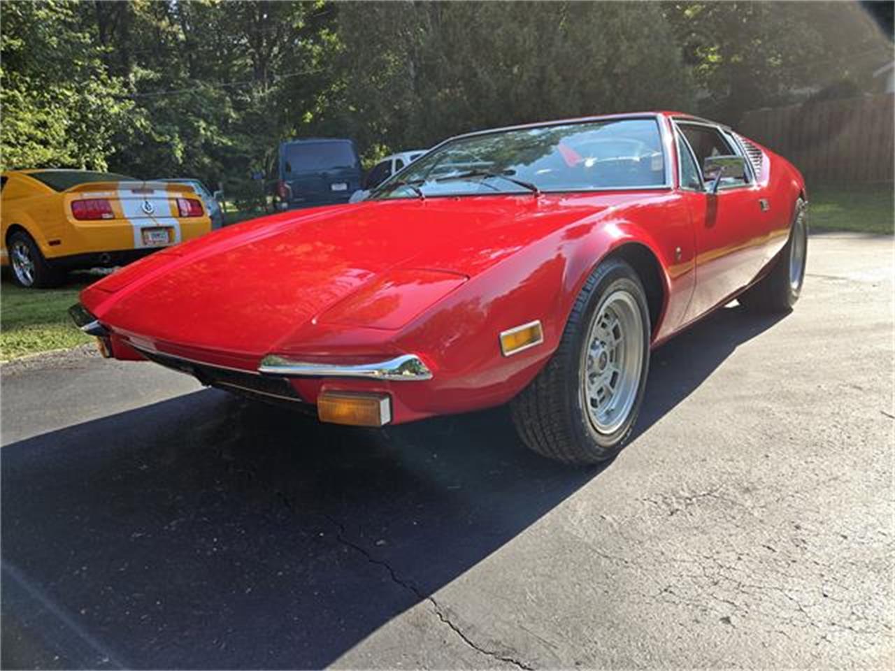 De-tomaso-Pantera-1974-Red-Black-87