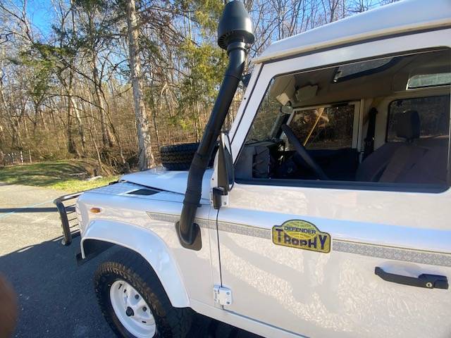 Defender-90-trophy-diesel-1993-white-11