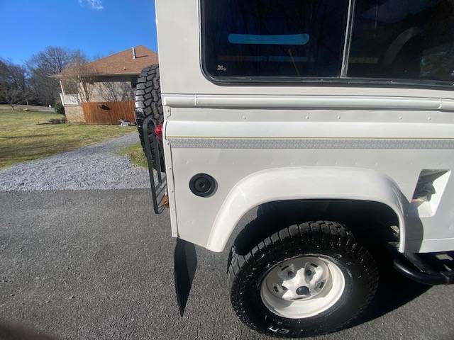 Defender-90-trophy-diesel-1993-white-4