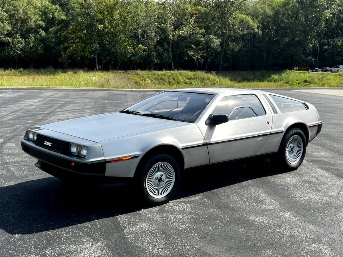 Delorean-dmc-12-1981-1