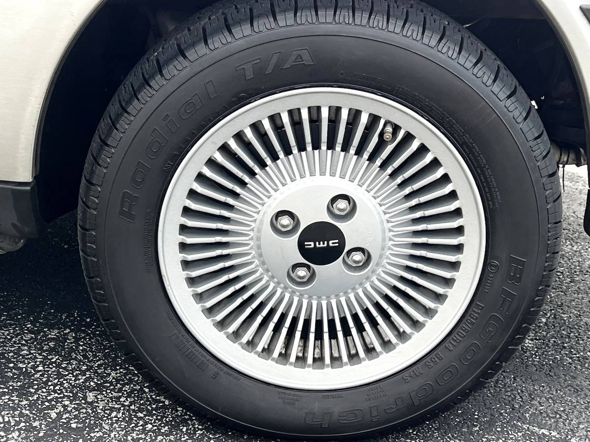 Delorean-dmc-12-1981-13