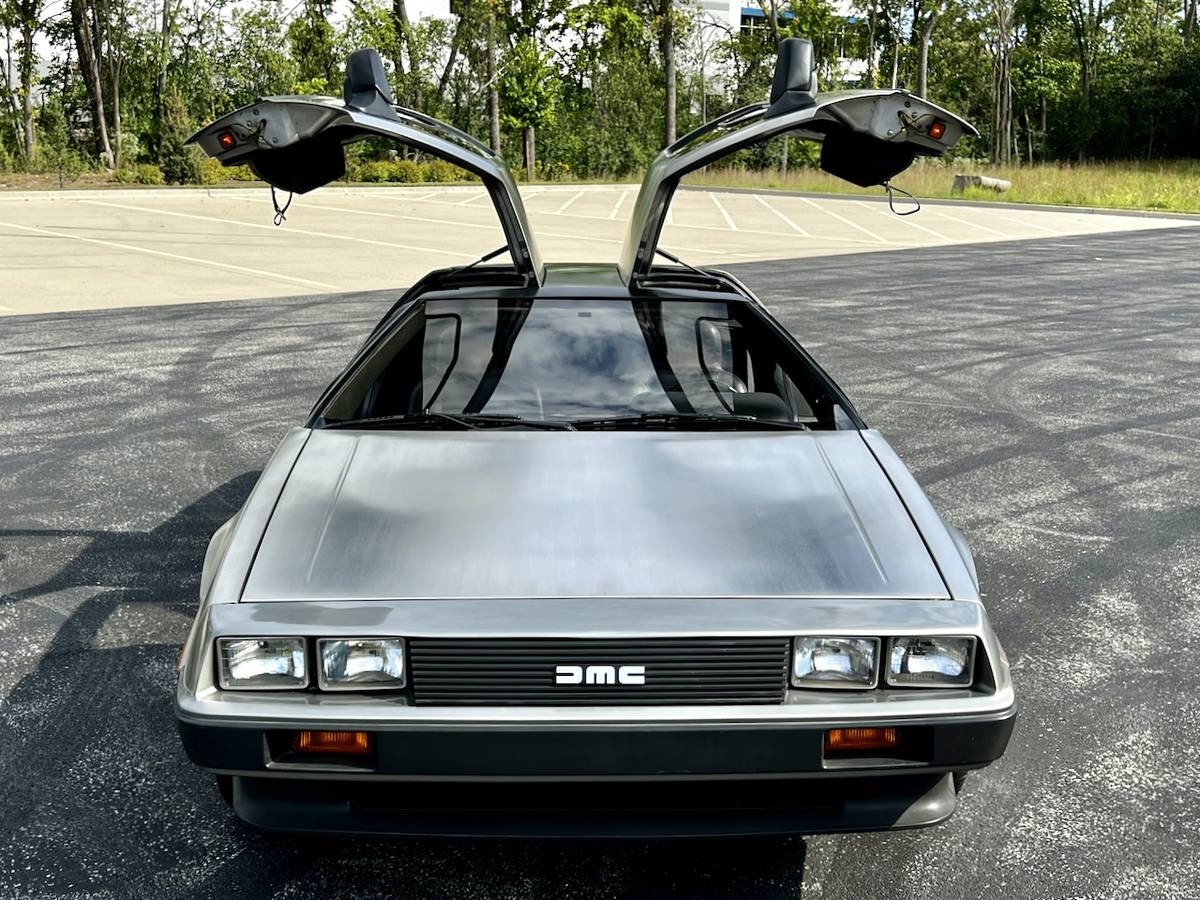 Delorean-dmc-12-1981-2