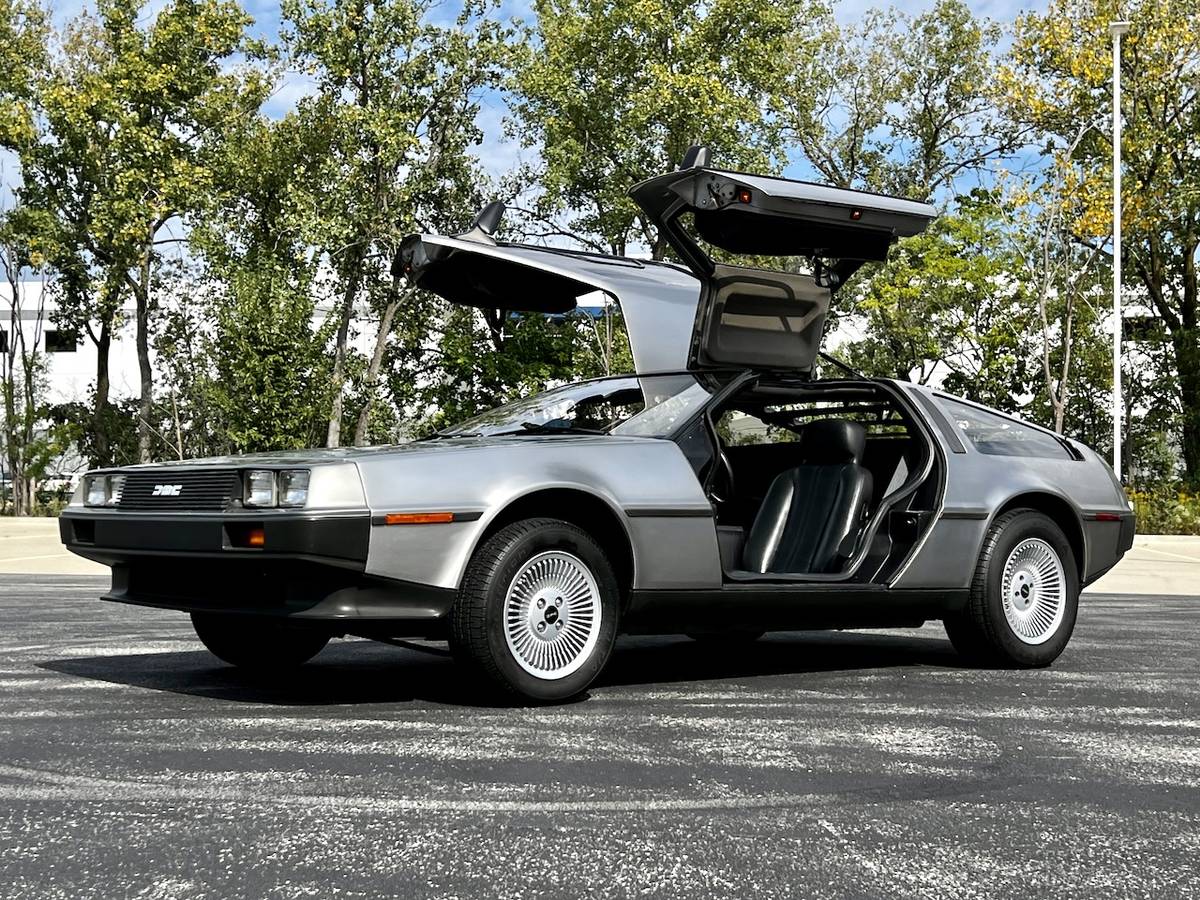 Delorean-dmc-12-1981-3