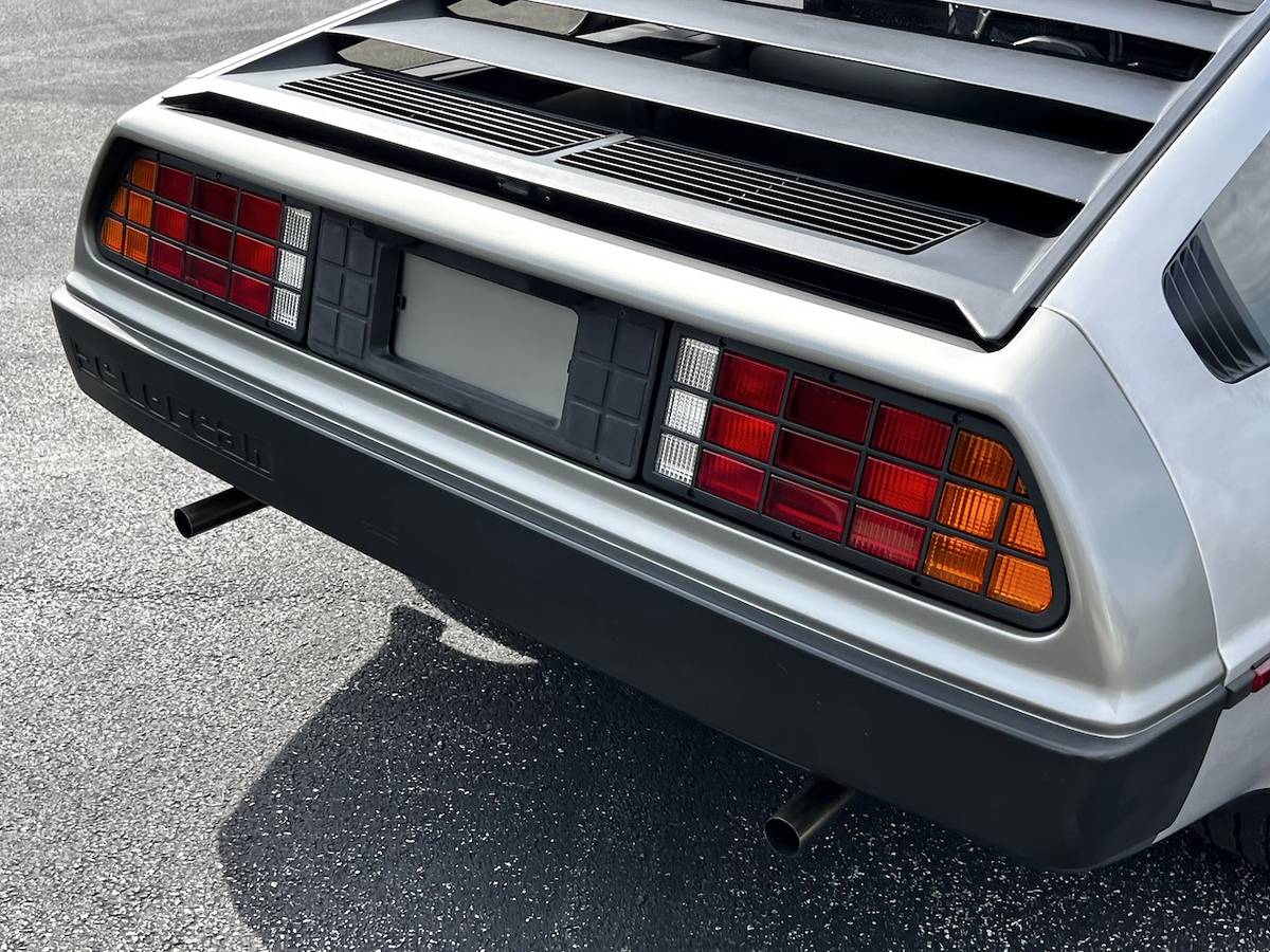 Delorean-dmc-12-1981-5