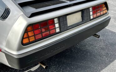 Delorean-dmc-12-1981-6