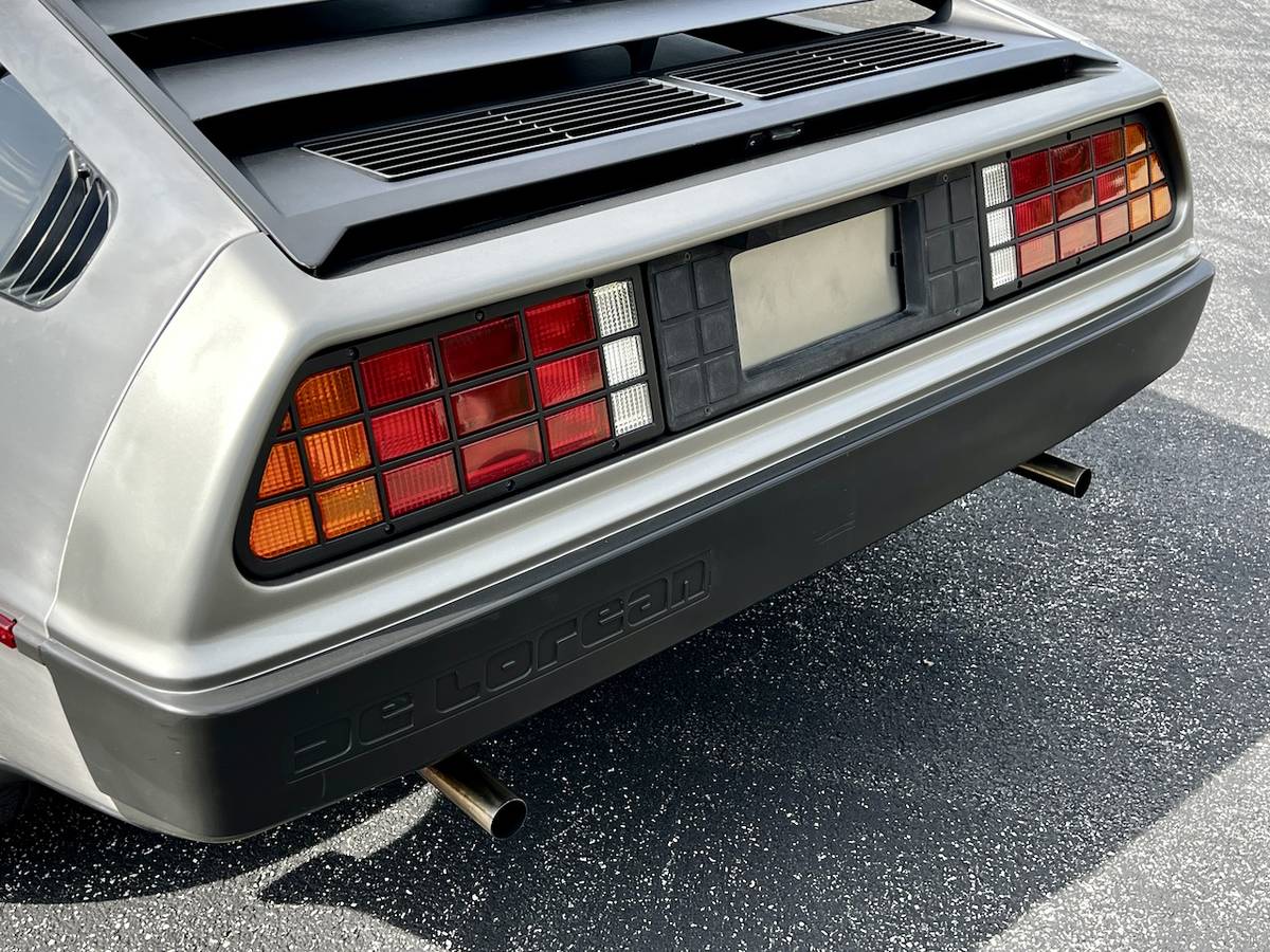Delorean-dmc-12-1981-6