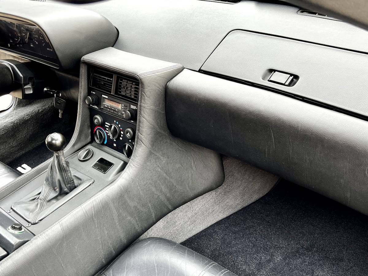 Delorean-dmc-12-1981-9