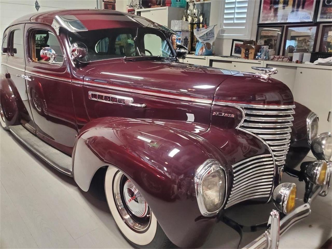 Desoto-4-dr-sedan-1939-FACTORY-MAROON-TAN-MOW-HAIR-3