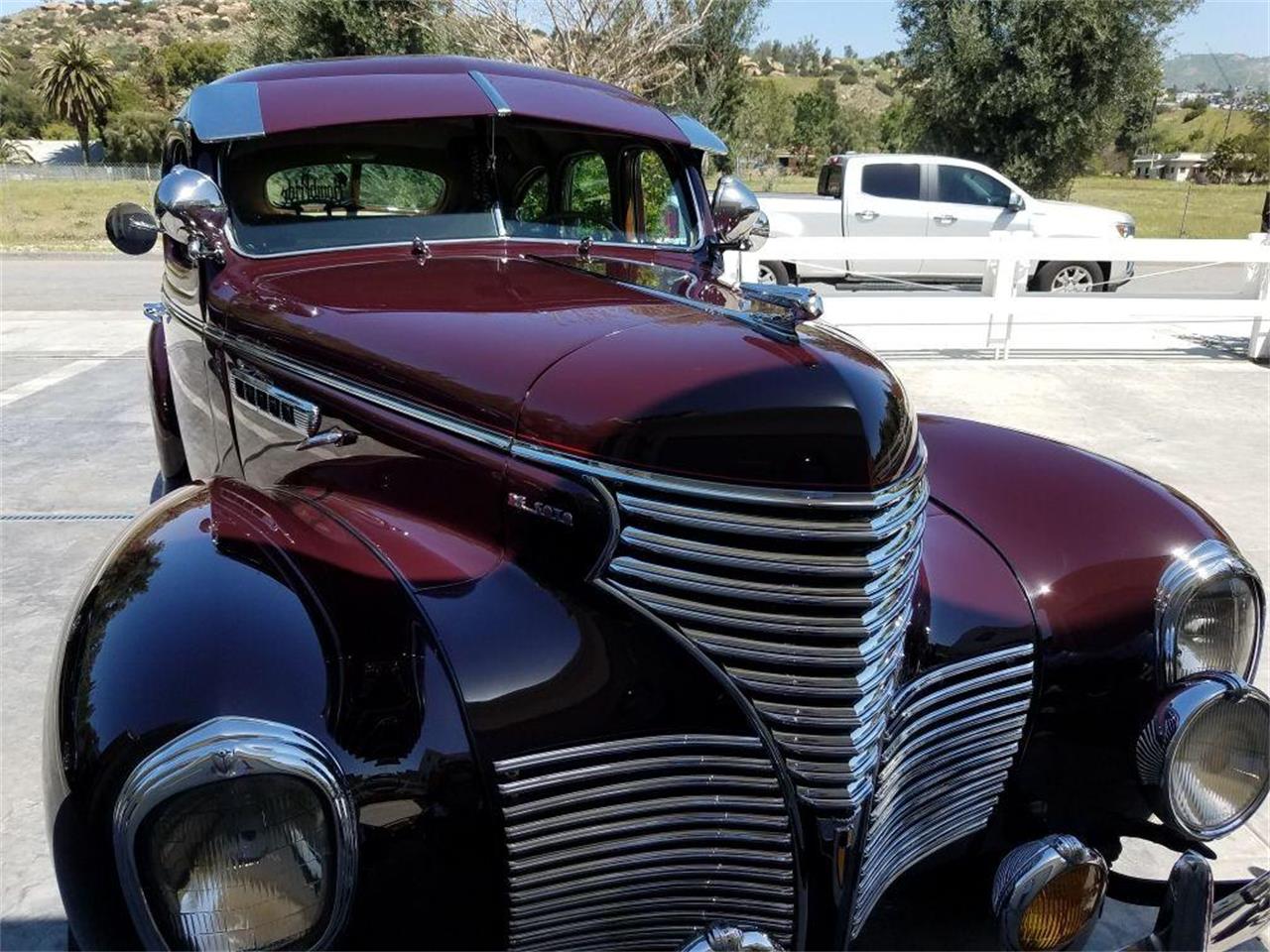 Desoto-4-dr-sedan-1939-FACTORY-MAROON-TAN-MOW-HAIR