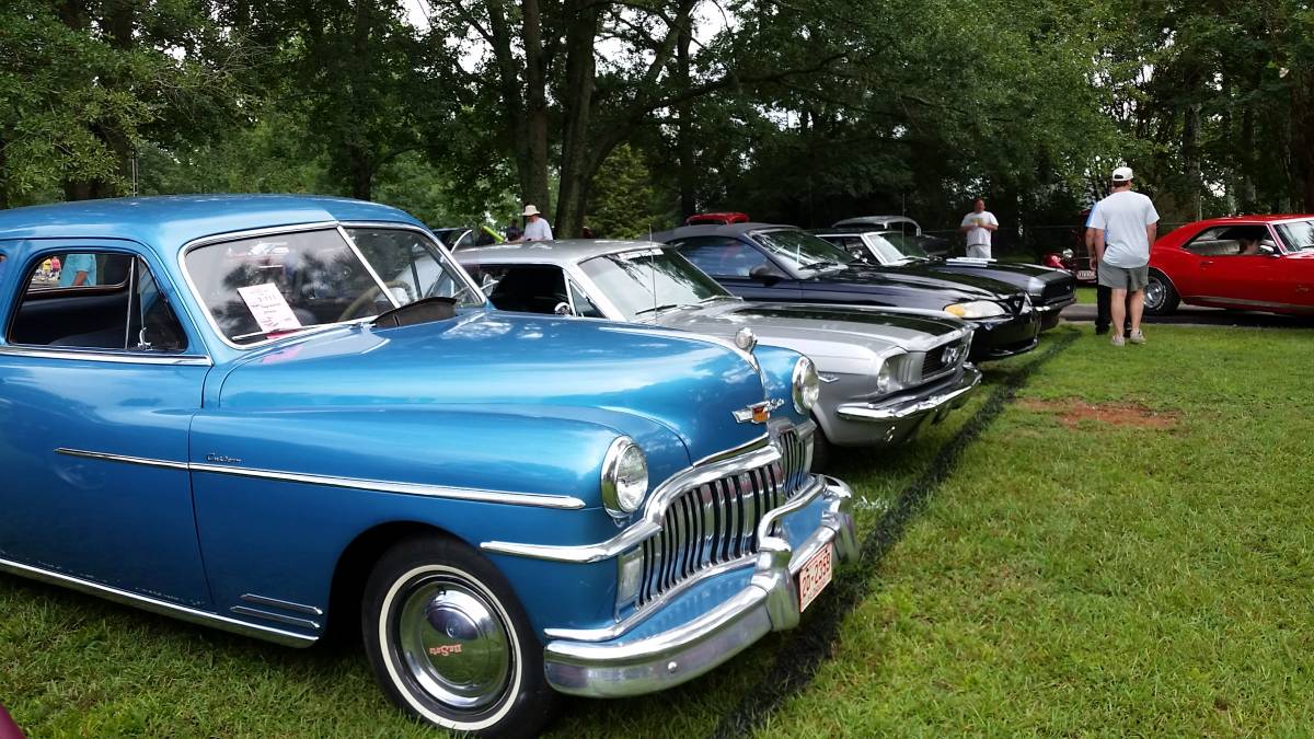 Desoto-deluxe-coupe-1949-blue-1