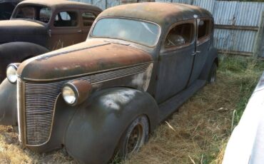 Desoto-sedan-1937-grey-10