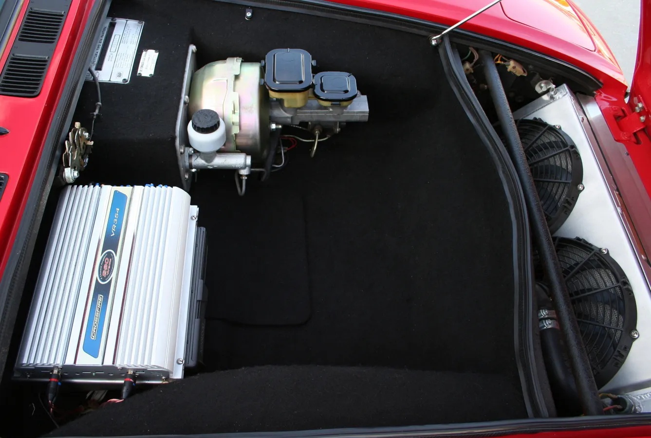 Detomaso-Pantera-1973-Rousso-Red-Black-15