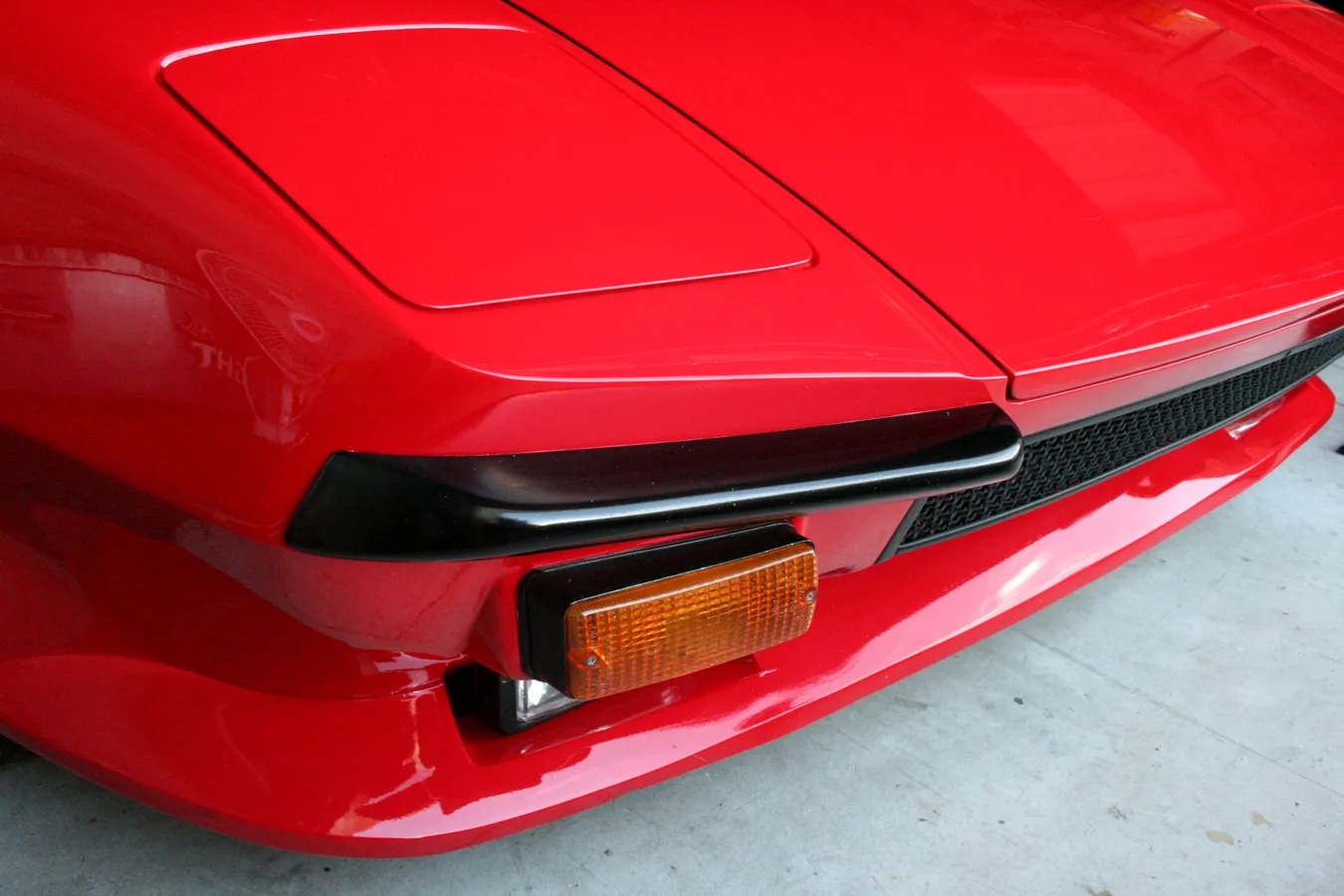 Detomaso-Pantera-1973-Rousso-Red-Black-16