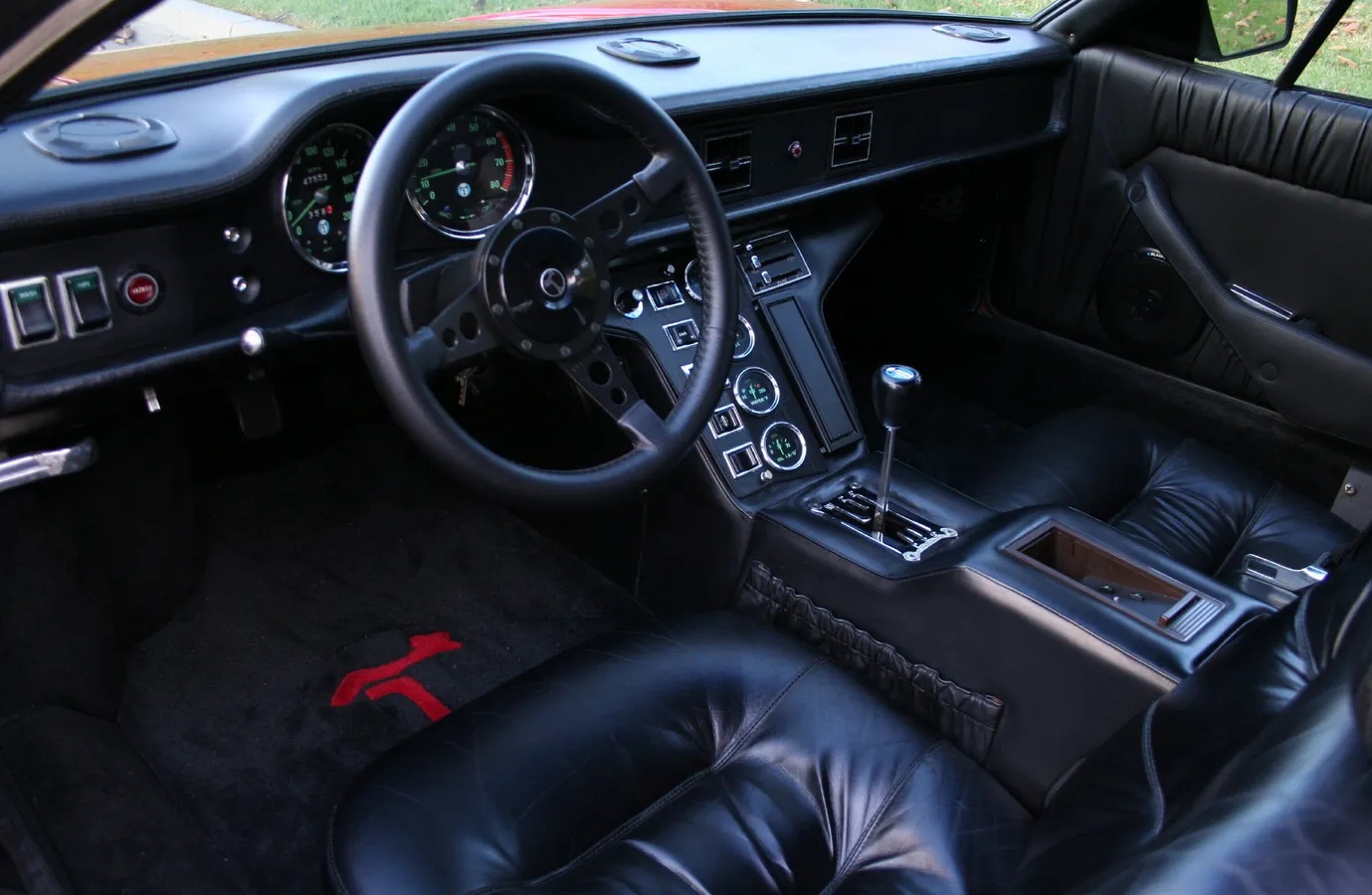 Detomaso-Pantera-1973-Rousso-Red-Black-18