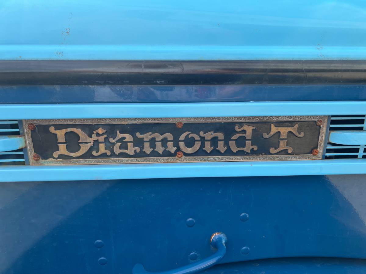 Diamond-t-1946-4