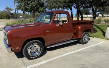 Dodge-100-1977-Orange-White