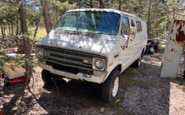 Dodge-4x4-pathfinder-van-1987-11
