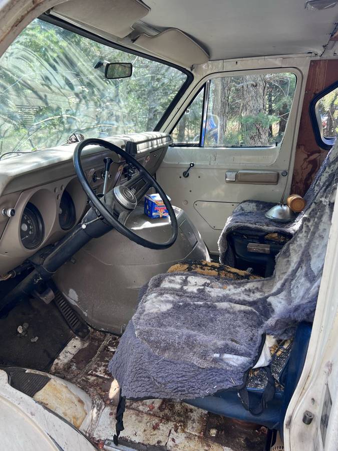 Dodge-4x4-pathfinder-van-1987-13