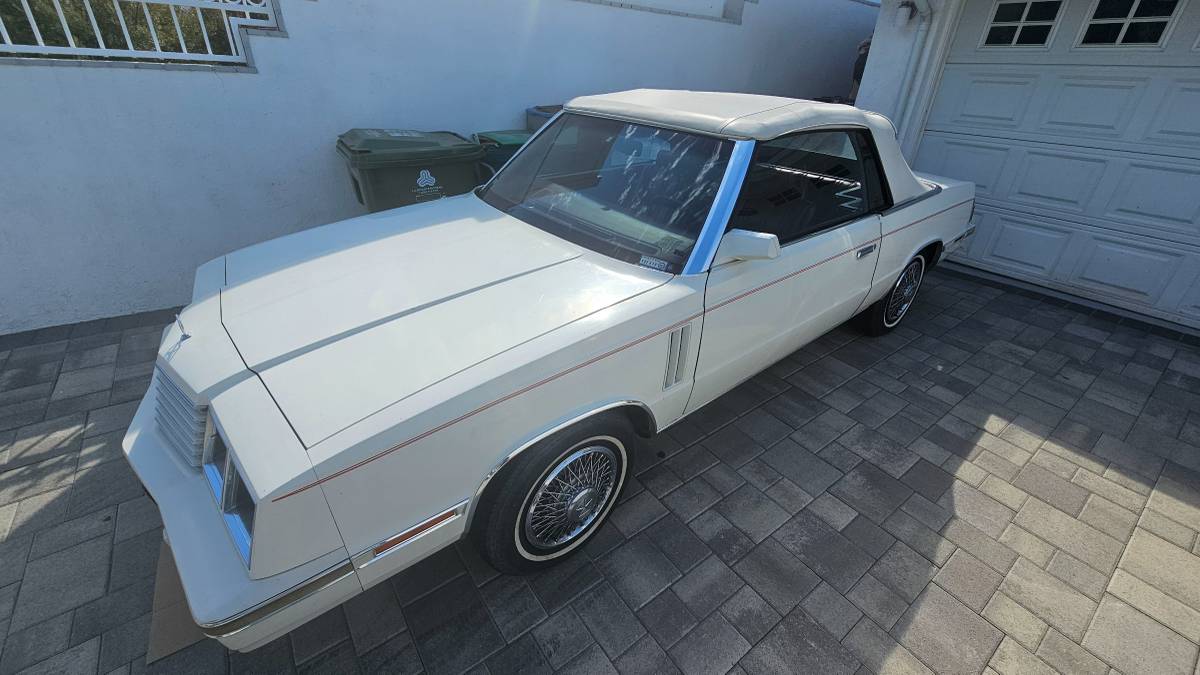 Dodge-600-1987-white-17