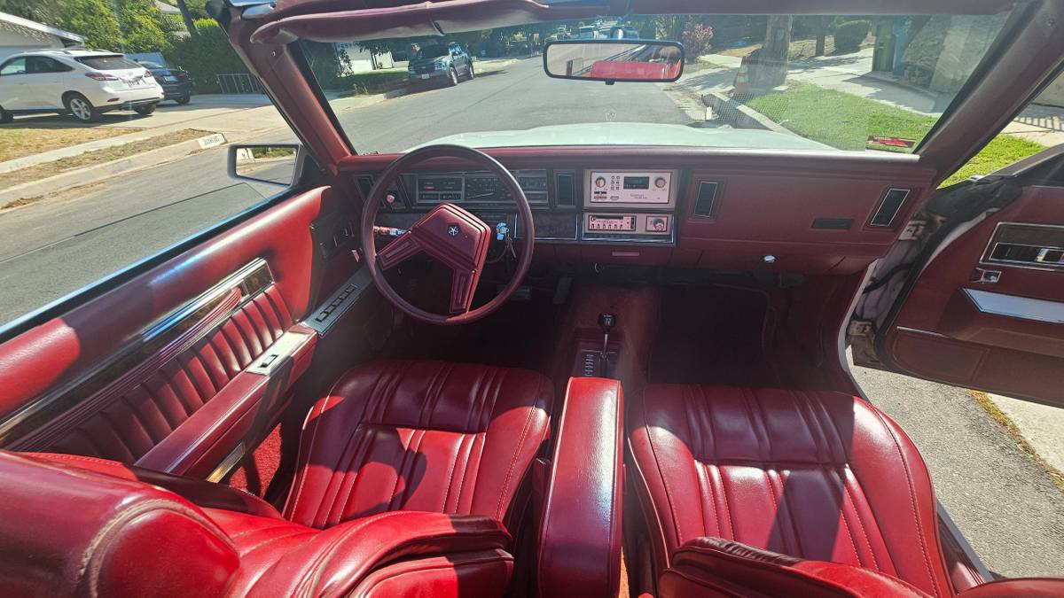 Dodge-600-1987-white-2