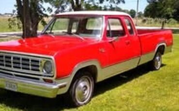 Dodge-Adventurer-1974-Red-And-White-Two-Tone-Black-And-Red