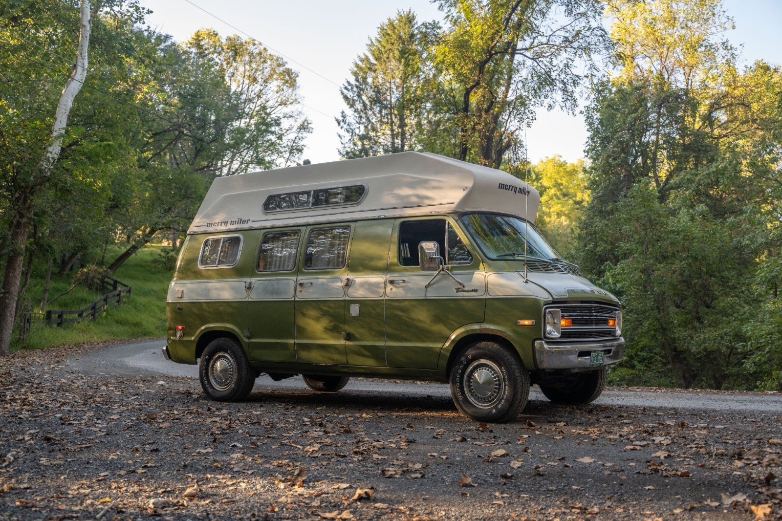 Dodge-B200-Van-1976-Van-Camper-11