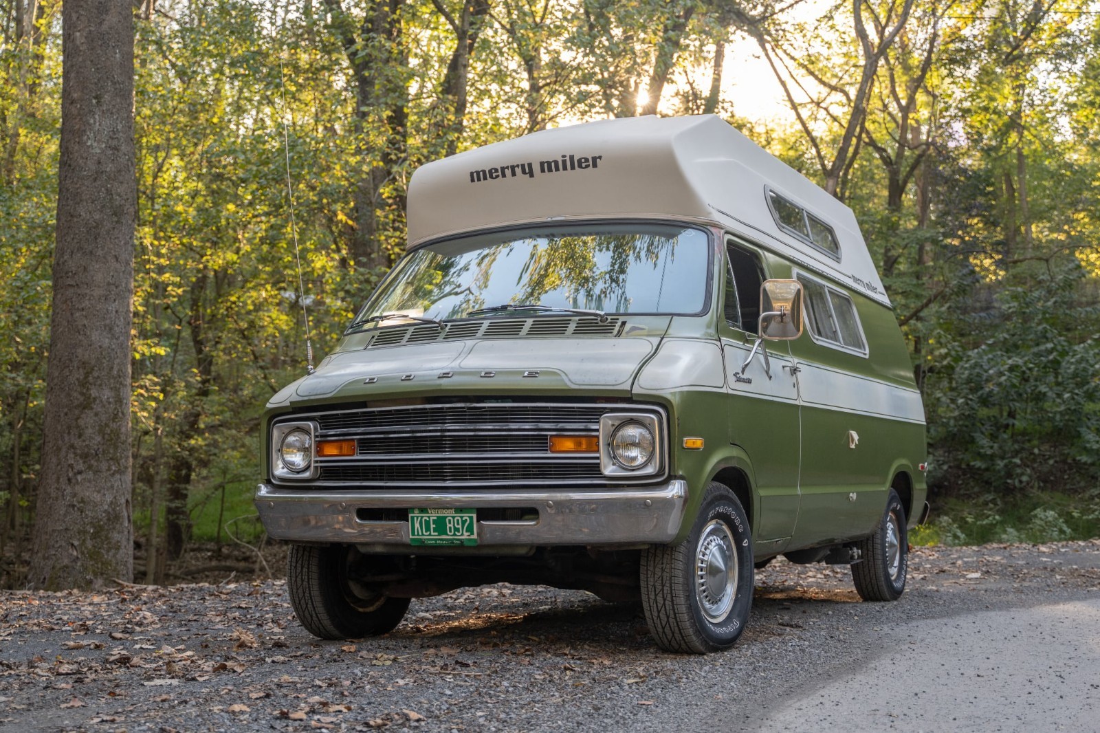 Dodge-B200-Van-1976-Van-Camper-2